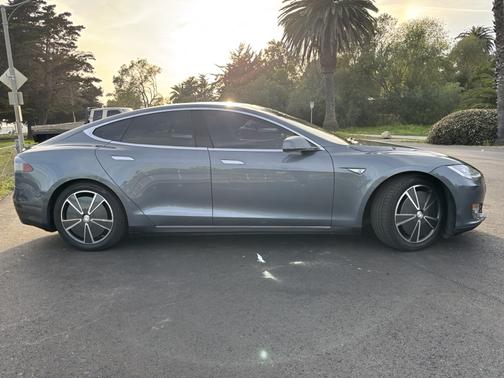 2013 Tesla Model S Performance