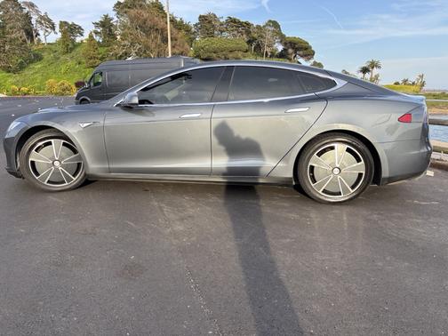 2013 Tesla Model S Performance