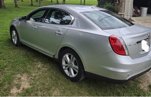 2010 Lincoln MKS Base
