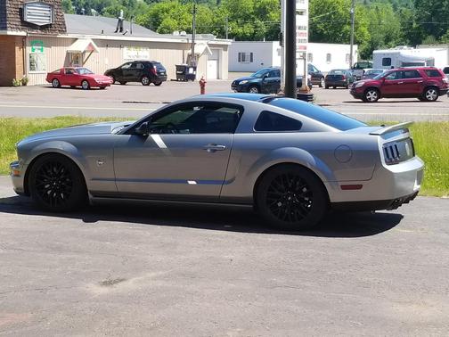 Silver 2009 Ford Mustang GT Premium