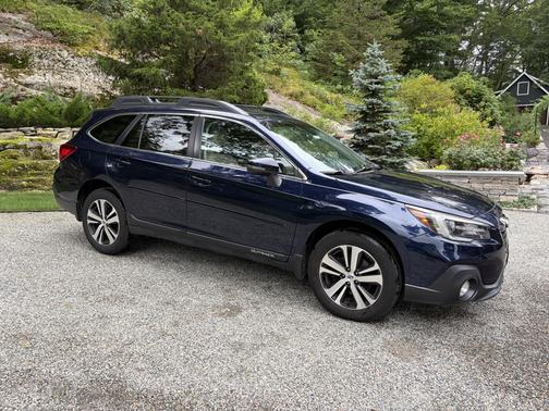 Blue 2018 Subaru Outback 2.5i Limited
