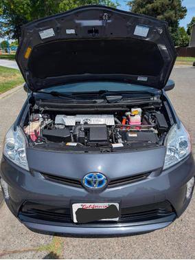 Gray 2015 Toyota Prius Three