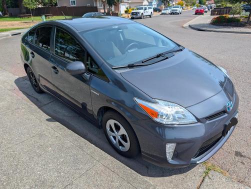 Gray 2015 Toyota Prius Three