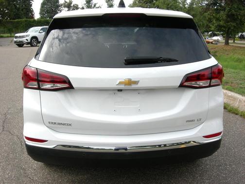 White 2022 Chevrolet Equinox LT