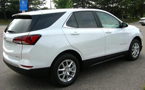 White 2022 Chevrolet Equinox LT