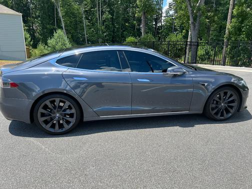 2018 Tesla Model S 75D