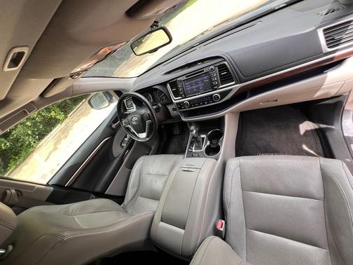 Gray 2015 Toyota Highlander Limited