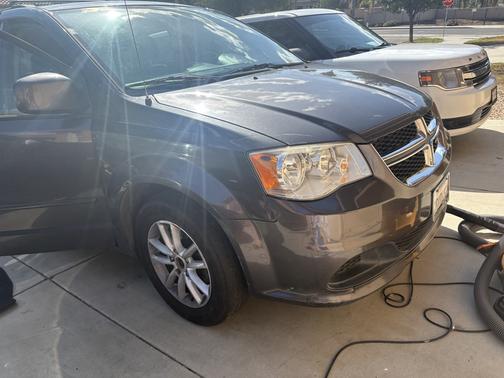 Gray 2015 Dodge Grand Caravan SXT