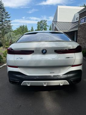 White 2022 BMW X6 xDrive40i