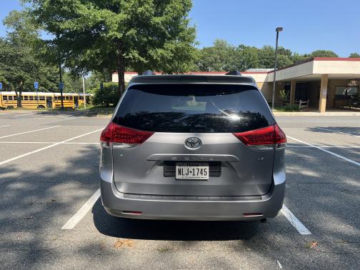 2014 Toyota Sienna LE