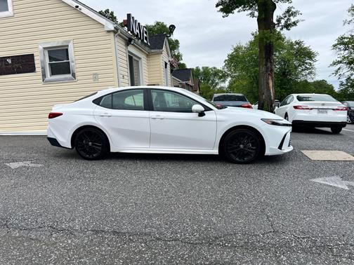 White 2025 Toyota Camry SE