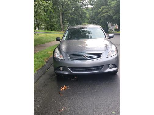 Gray 2011 INFINITI G37x Base