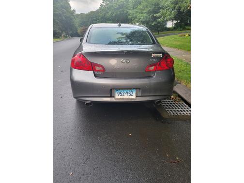 Gray 2011 INFINITI G37x Base