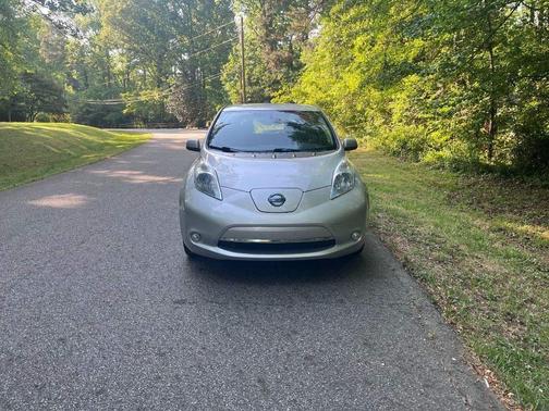 Silver 2017 Nissan Leaf S