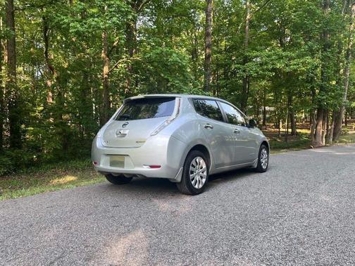 Silver 2017 Nissan Leaf S