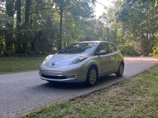 Silver 2017 Nissan Leaf S