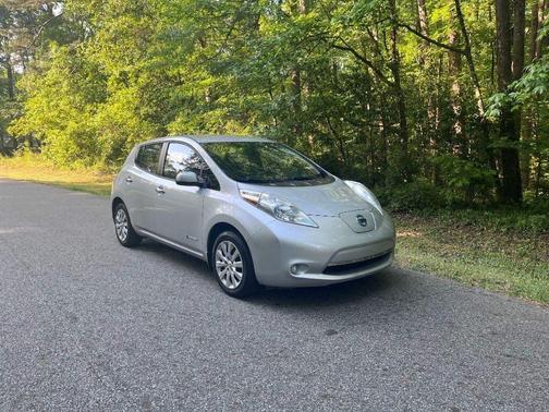 Silver 2017 Nissan Leaf S