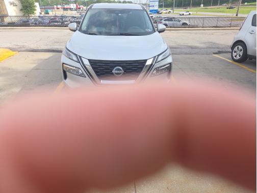 Silver 2022 Nissan Rogue SV