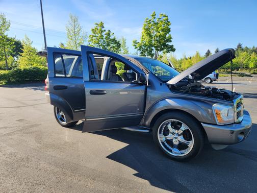 Gray 2005 Dodge Durango Limited