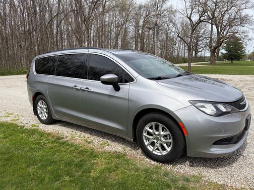 Silver 2021 Chrysler Voyager LXI