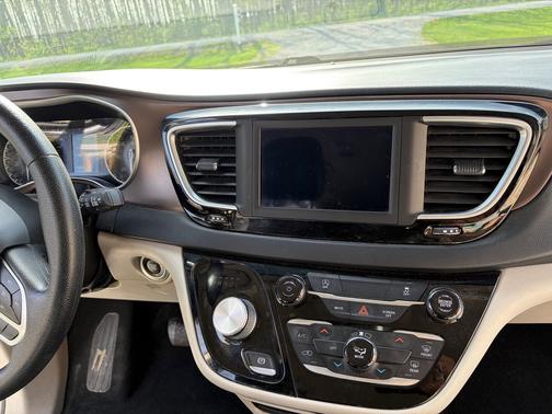 Silver 2021 Chrysler Voyager LXI