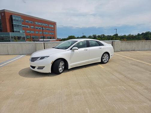 White 2014 Lincoln MKZ Base