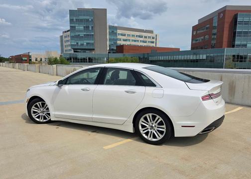 White 2014 Lincoln MKZ Base