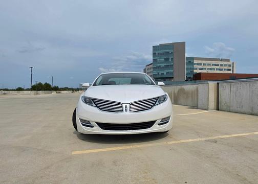 White 2014 Lincoln MKZ Base