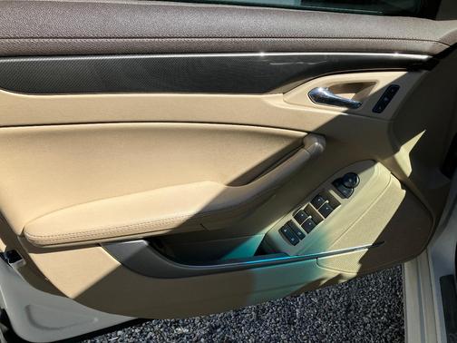 White 2009 Cadillac CTS Base