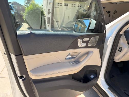 White 2020 Mercedes-Benz GLE 350 4MATIC