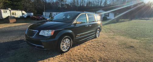 2013 Chrysler Town & Country Limited