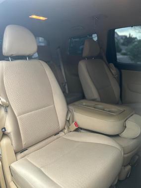 Red 2016 Kia Sedona LX