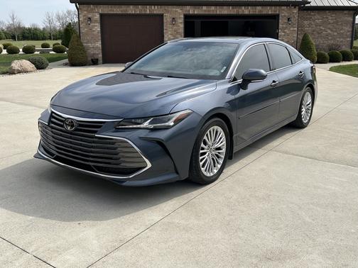 Blue 2020 Toyota Avalon Limited
