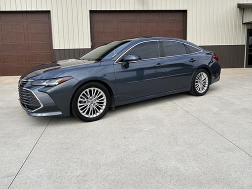 Blue 2020 Toyota Avalon Limited
