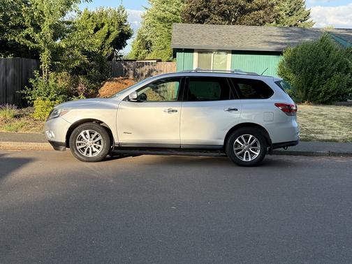2014 Nissan Pathfinder Hybrid SV
