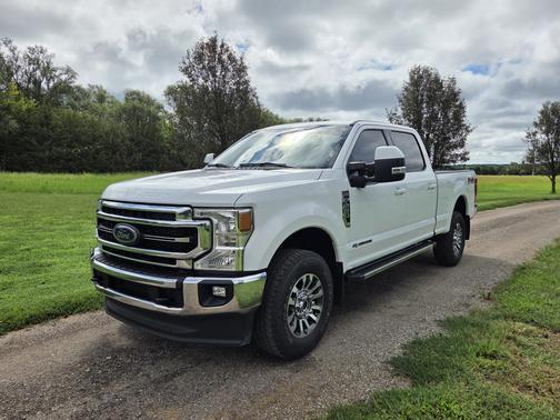 White 2022 Ford F-250 Lariat