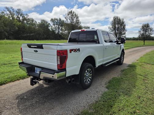 White 2022 Ford F-250 Lariat