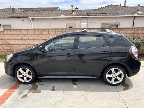 Black 2009 Pontiac Vibe Base