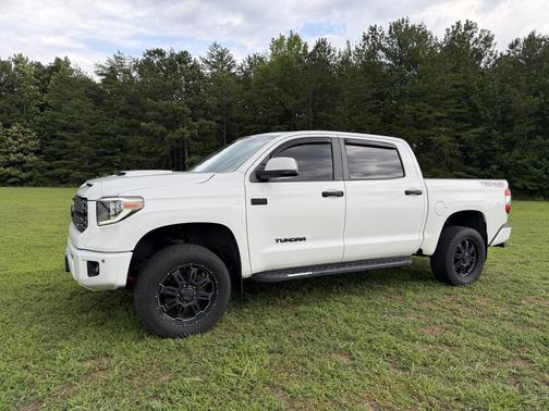 White 2018 Toyota Tundra SR