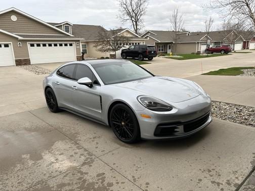 Silver 2018 Porsche Panamera Panamera 4