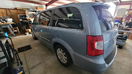 2016 Chrysler Town & Country Touring