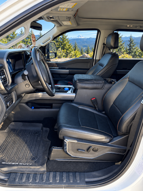 White 2024 Ford F-350 Lariat
