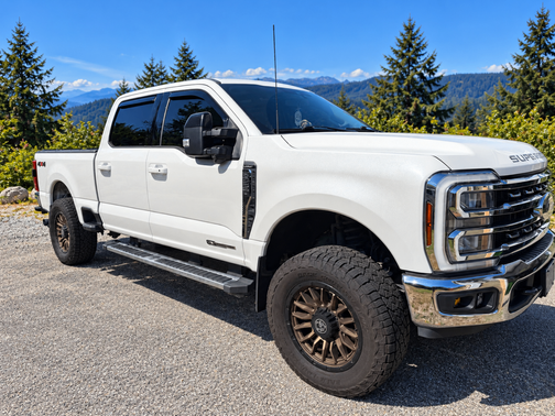 White 2024 Ford F-350 Lariat
