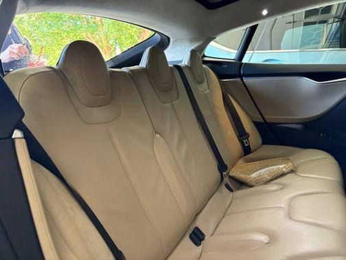 2013 Tesla Model S Performance