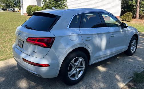 White 2019 Audi Q5 2.0T Premium