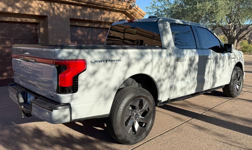 2023 Ford F-150 Lightning LARIAT