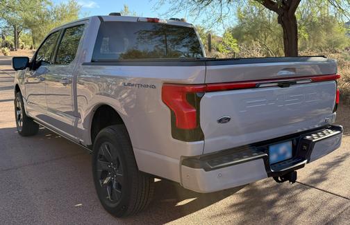 2023 Ford F-150 Lightning LARIAT
