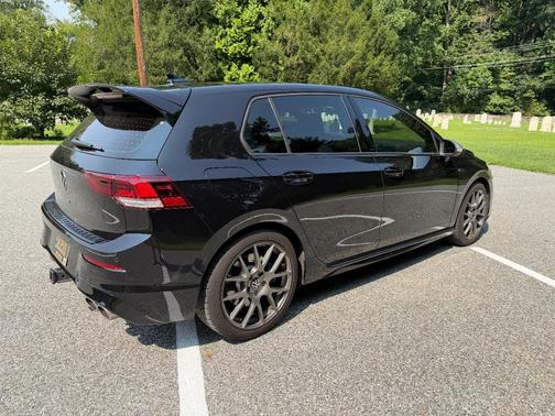 Black 2024 Volkswagen Golf R 2.0T Manual