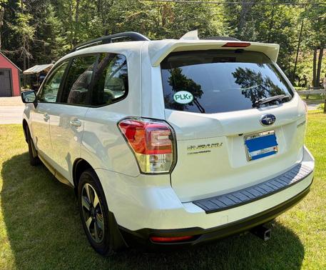 White 2018 Subaru Forester 2.5i Premium