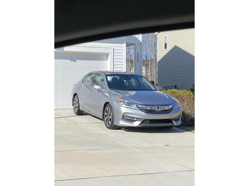 2017 Honda Accord EX-L w/Navigation & Honda Sensing